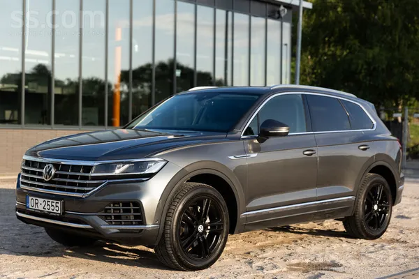 Volkswagen Touareg - 1