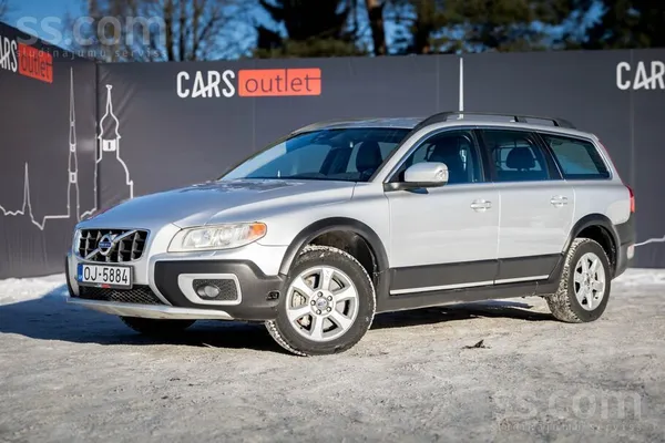 Volvo Volvo Xc70 ar 2.4 litru dīzeļdzinēju un manuālo tr