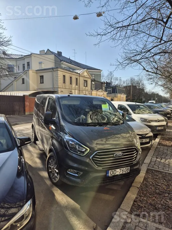 Ford Uzņēmums pārdodu , busiņu Custom Tourneo (garā bāz