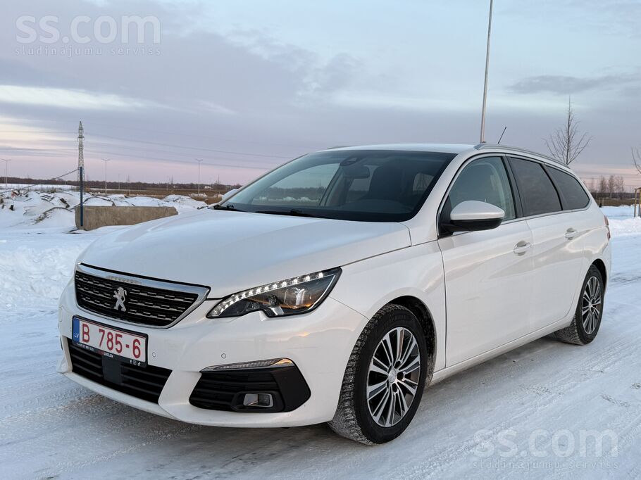 Tikko ievests – Peugeot 308 (2021), 1.5 dīzelis, Baltā pērles krāsā, facelif