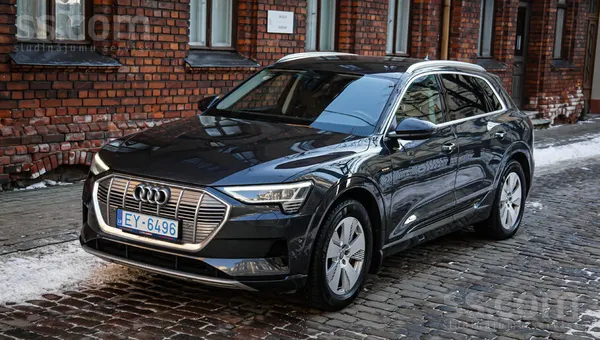 Audi E-tron 55. Quattro. 300kw/405hp. Jauna TA. 

Komplektacija: Daudz Exs