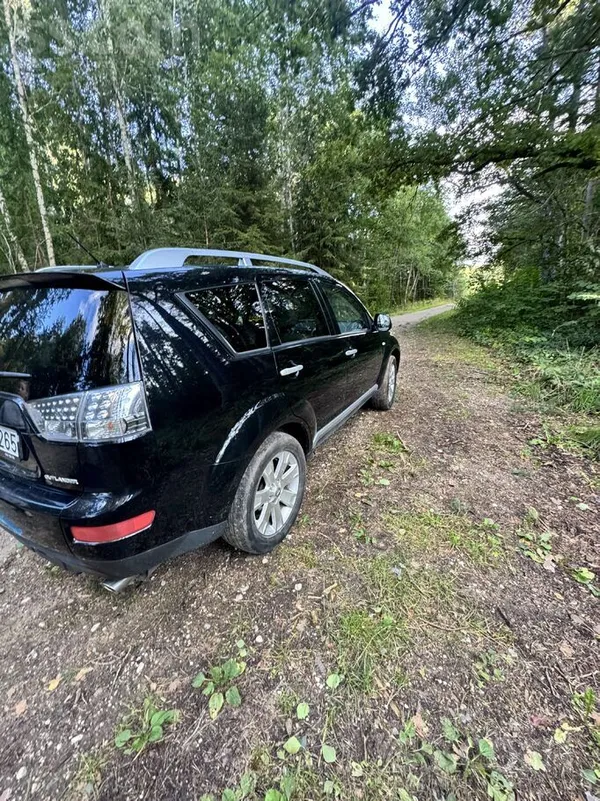 Mitsubishi Outlander - 1