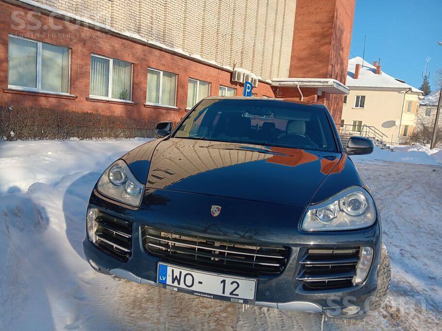 Pārdod Porsche Cayenne 3.0 Tdi. Mašīna ļoti labā stāvoklī, svaigi izietu TA