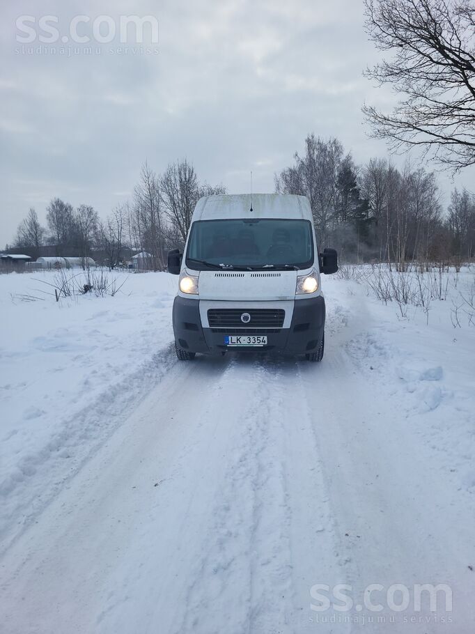 Fiat Stāv bez pielietojuma. Apaudzis jau ar sūnu, pēdēj
