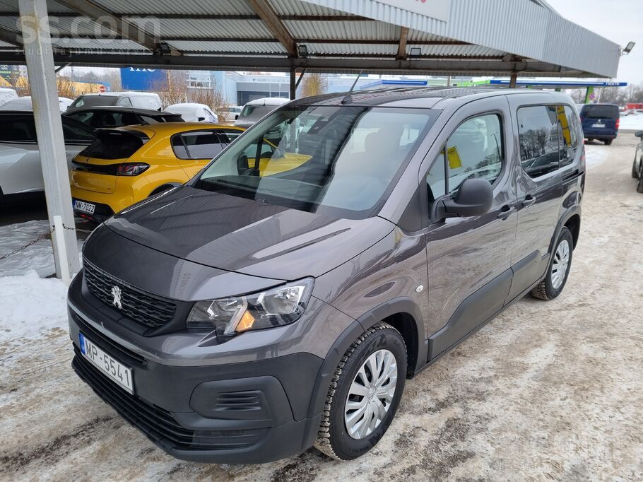 Peugeot Pirkts jauns Latvijā pie dīlera. Visas apkopes vei