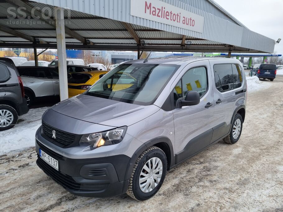 Pirkts jauns Latvijā pie dīlera. Visas apkopes veiktas laicīgi. 1.5 dīzelis