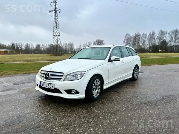 Mercedes Pārdod labu ikdienas auto. 