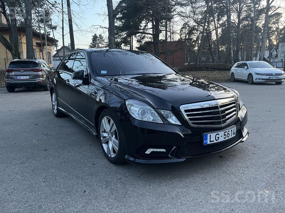 Продаётся Mercedes E500 4Matic Amg , двигатель 5.5 литра V8. Бензин/газ. Мак
