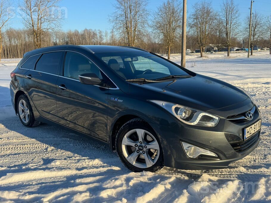 Hundai I40 1.7, 85kW, Ļoti labas riepas,
Labā tehniskā stāvoklī,
Pilns a