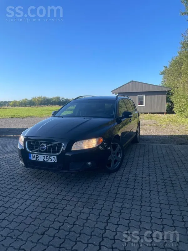 Volvo V70 - 1