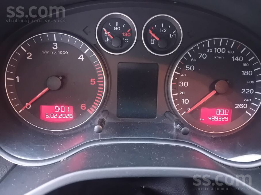 Audi Stāv bez pielietojuma. Automāts (Dsg). Rūc brauc. 