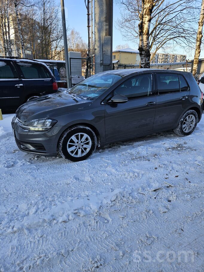 VW Golf 7. 2017 год. Пробег 140550 км. Двигатель 1.6 дизель 85Kw. без AD Blu