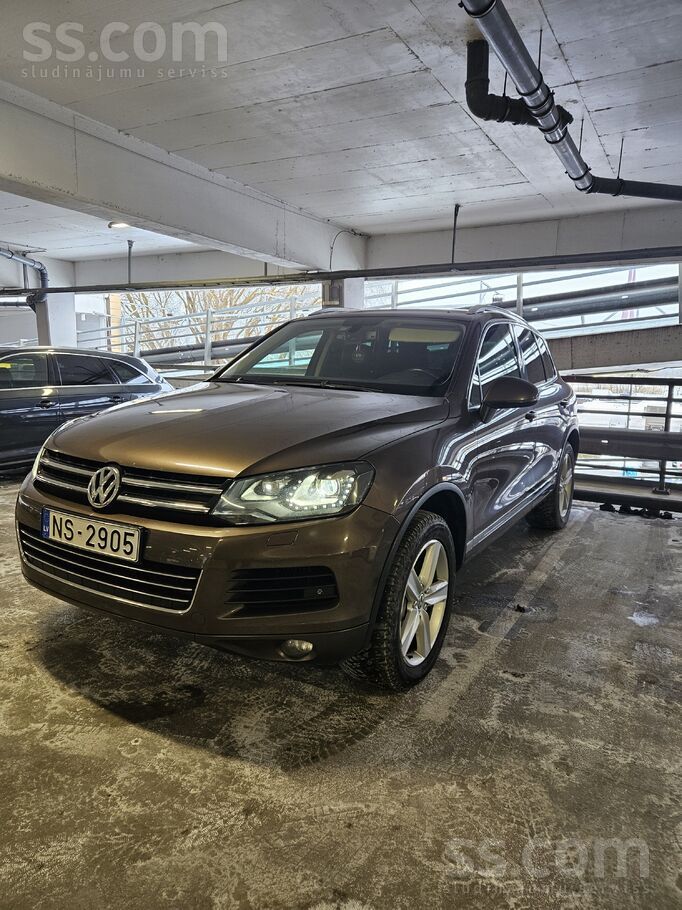 Volkswagen Pādodu attēlā redzamo VW Touareg, kam interesē zva