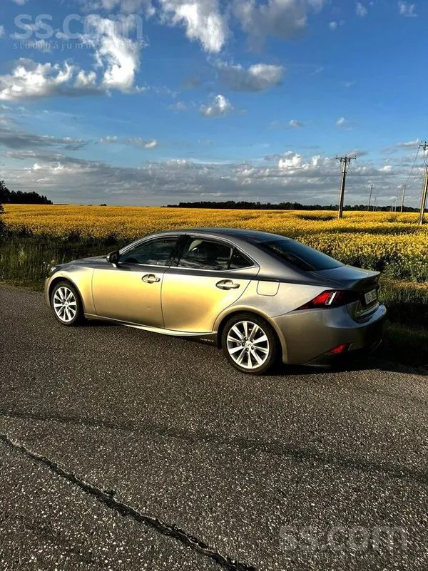 Lexus IS - 1