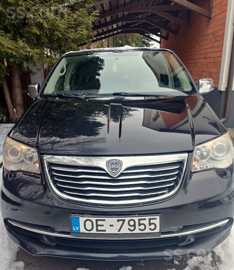 Lancia Voyager 2014 - 7,800  €, Latvija