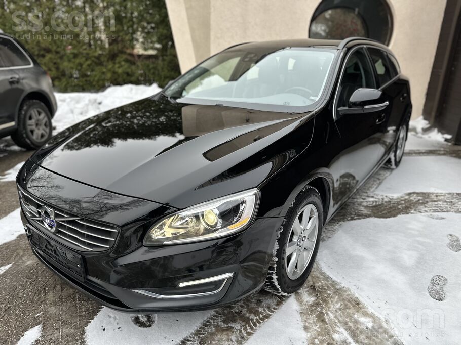 Volvo Volvo V60 2.0 D3 100.kw/136.zs. 5 Cilindru Motors.