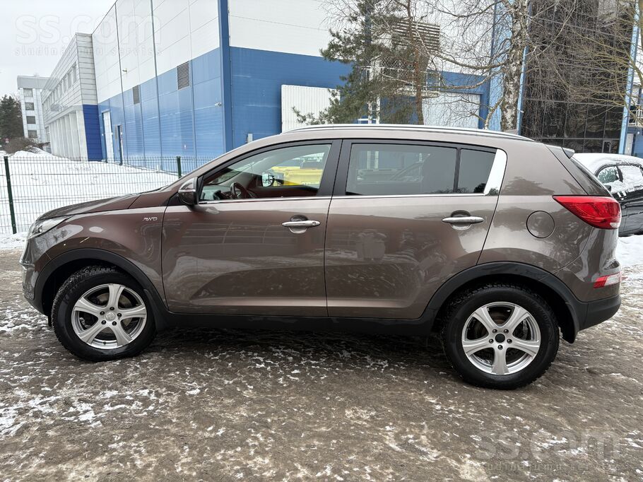 Kia Sportage 2 D automatisms ātrumkārba. Uzticams un jaudīgs dzinējs. Tīrs n