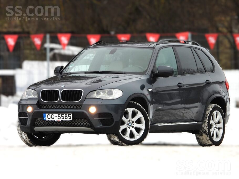 BMW BMW X5 xDrive ar jaudīgu 3.0 litru dīzeļdzinēju un