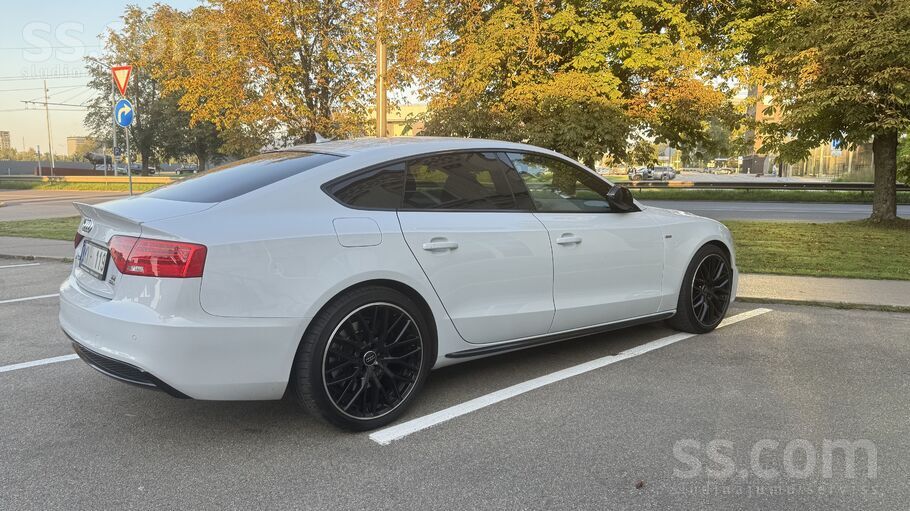 Audi Audi A5 S-line Edition Black Идеальное состояние