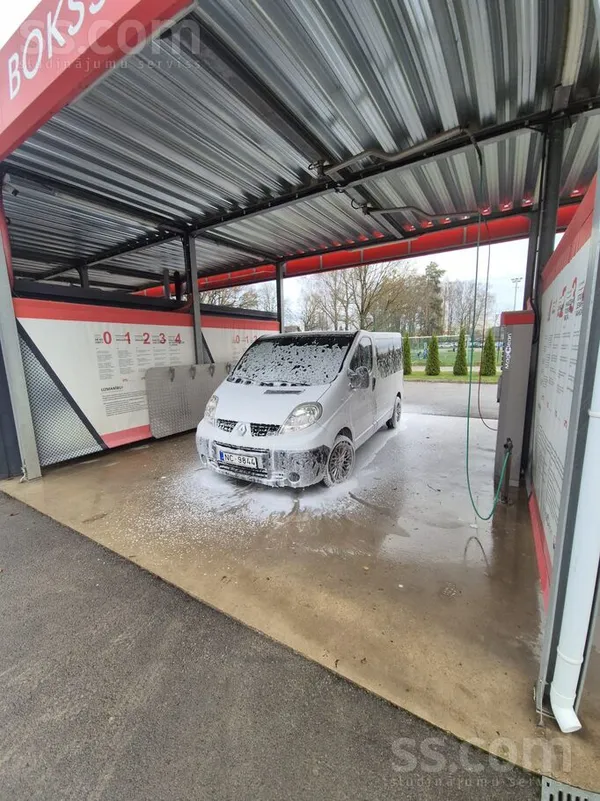 Renault Pārdodu trafik 8+1 jaunas riepas priekšā ekonomisk