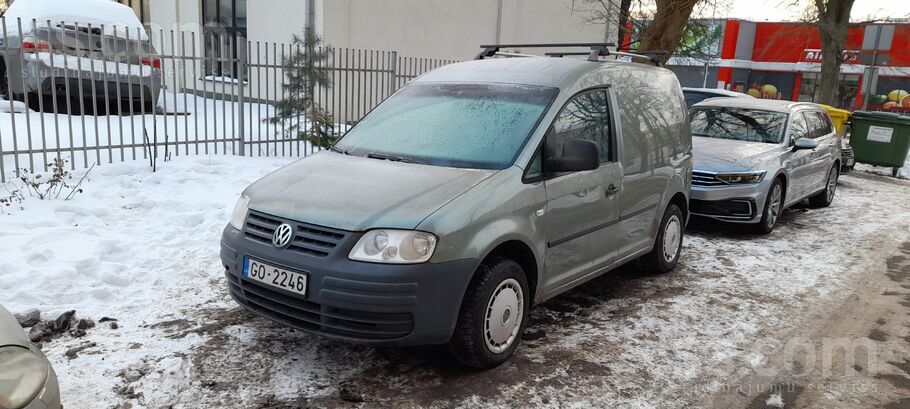 Tirgojas normāls braucams auto. Motors eļļu neēd, kārba slēdzas labi, ritošā
