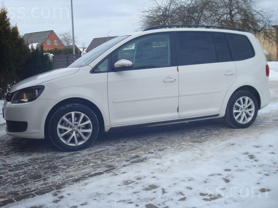 Volkswagen Pardosana vw touran masina laba stavokli. Nesen sa