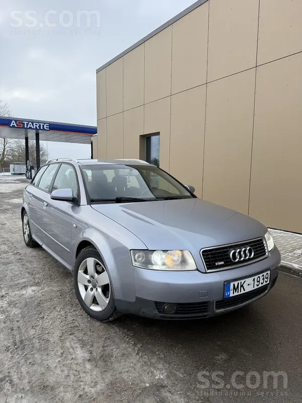 Audi Pārdod ļoti labu Audi A4 S-Line. 