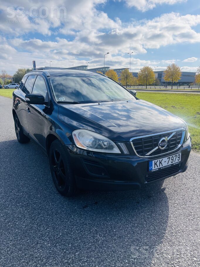 Volvo XC 60, 2013. gada izlaidums, 2.4 D5 dīzelis (158kW).
Auto labā tehni