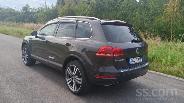 Volkswagen Touareg - 1