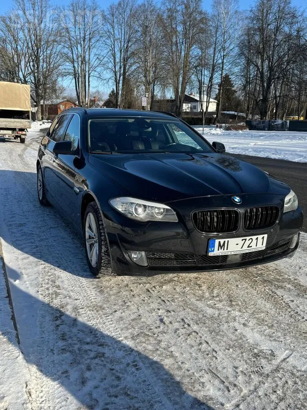 BMW BMW 530. 2011. gada izlaidums. 3.0 litru motors, i