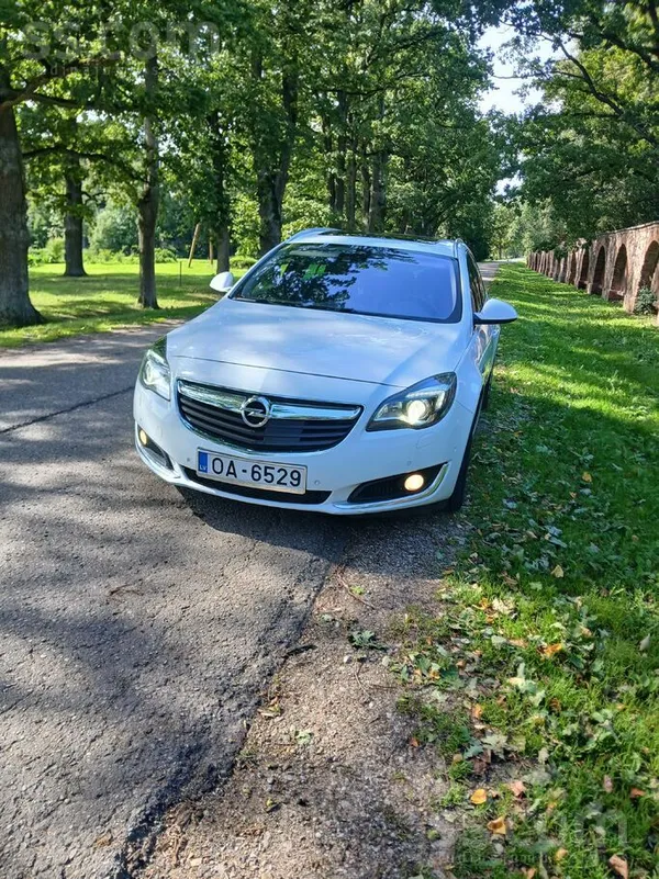 Opel Insignia - 1