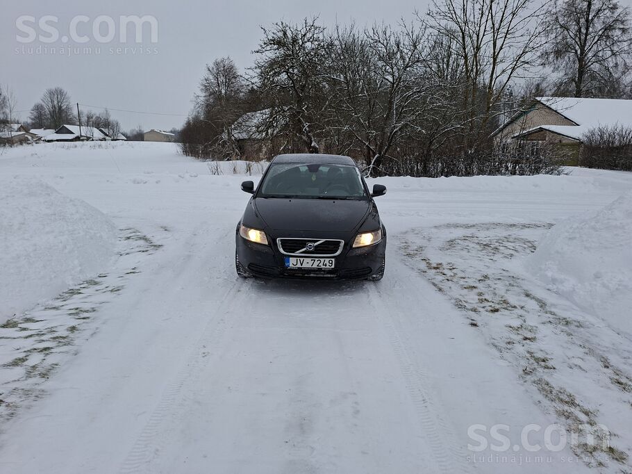 Pārdodu Volvo S40 1.6 dīzelis 2010 gada, Latvijā viens īpašnieks, ekonomisks