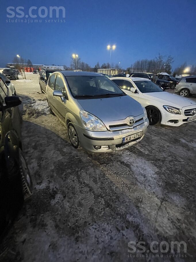 2.0 d4d, 7 мест. Свежий ТО, ремни, грм, резина, масла, колодки включая ручни