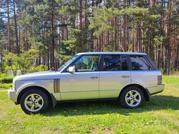 Land-rover Продается семейный автомобиль - большой, комфортны