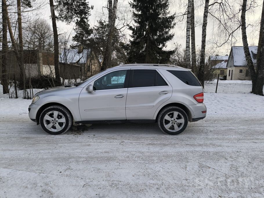 Хозяин продает машину Mercedes-Benz Ml320 в хорошем техническом состоянии 20