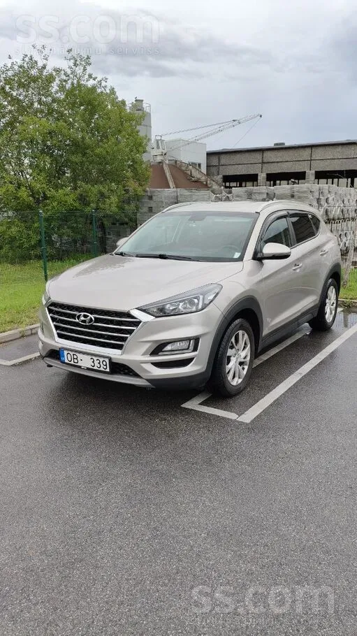 Hyundai Pardodu tēva Tucson. Auto ar svaigu skati (ideālā 