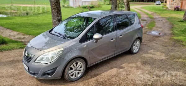 Opel Pārdod Opel Meriva 2011.g 1.7d 81kw. Automašīna la
