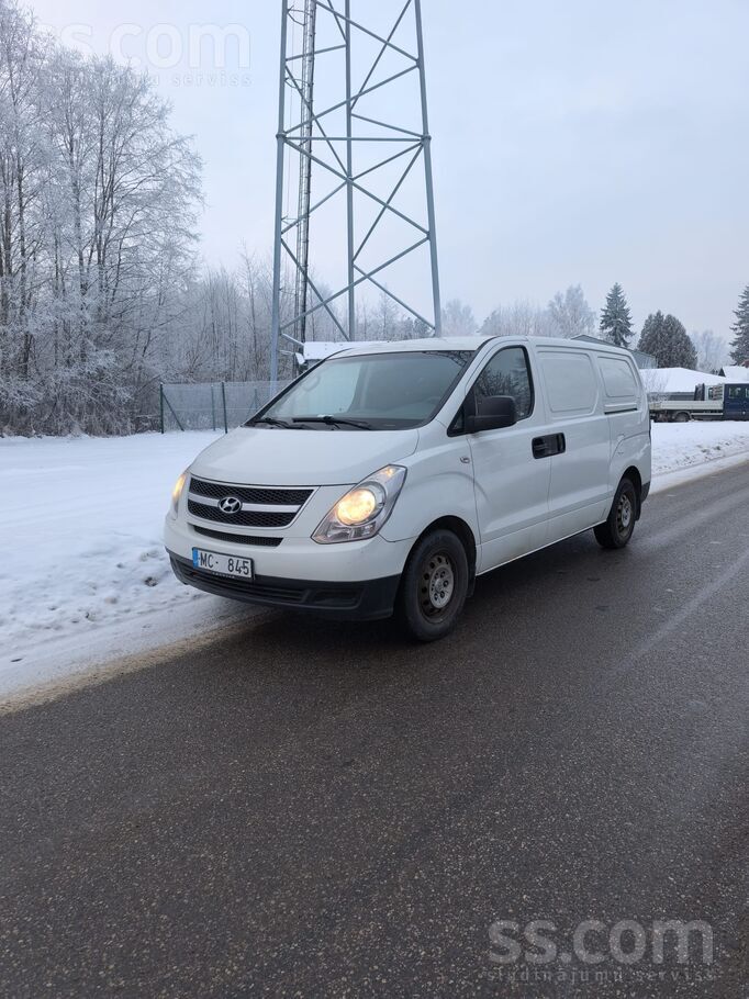 Hyundai Uzņēmums pārdod automašīnu Hyundai H1