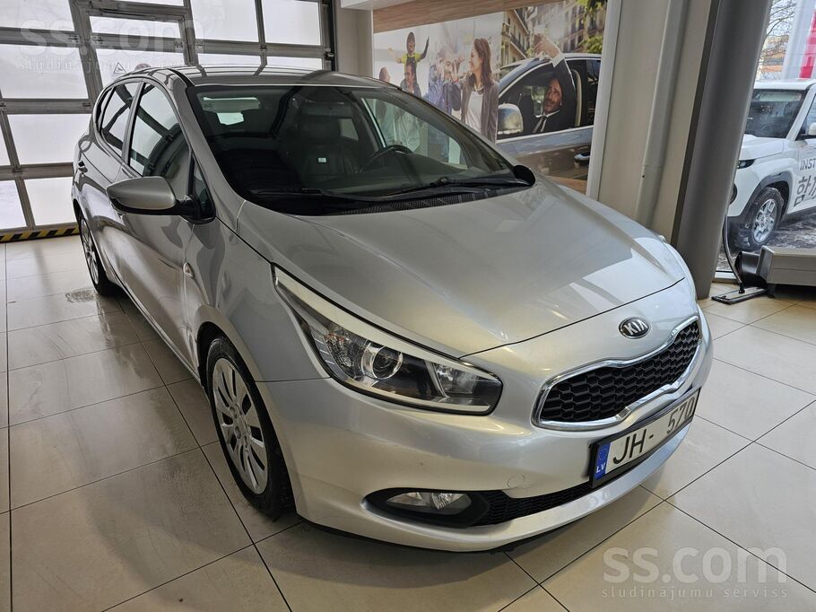 KIA Auto salons pārdod: