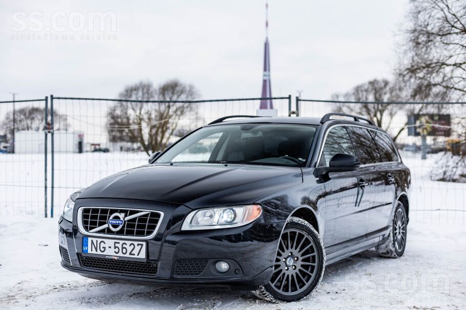Volvo Volvo V70 ar 2.4 litru dīzeļdzinēju un manuālo ātr