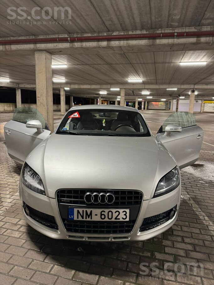 Pārdodu savu Audi TT. Neesmu perekups. Viņa mani nekad nav pievīlusi, ideālā