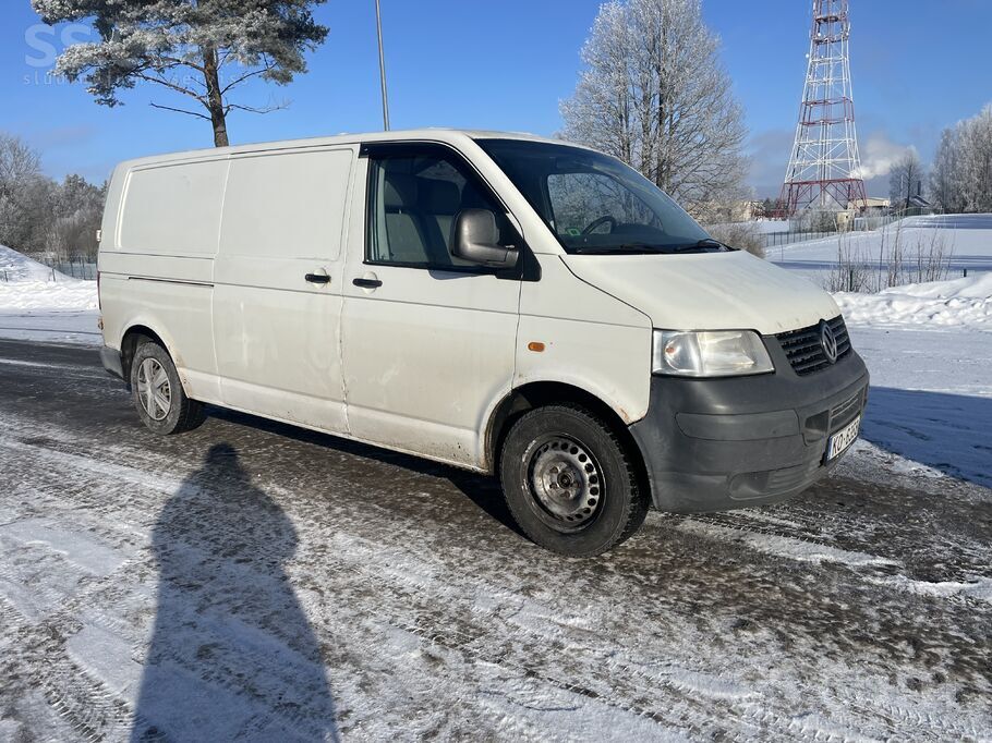 Pārdodu steidzami, var piedāvāt maiņu pret moto tehniku VW Transporter T5 kr