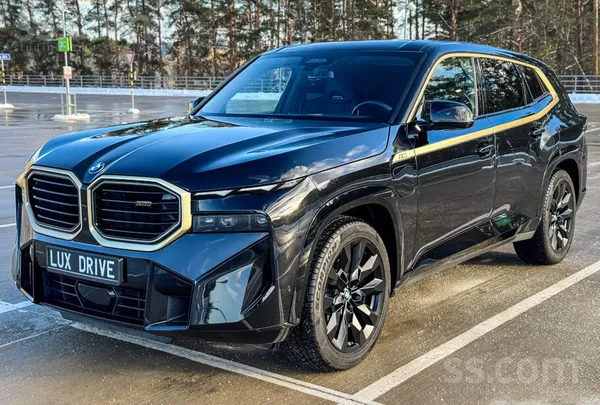 BMW Maksimālā komplektācija.
