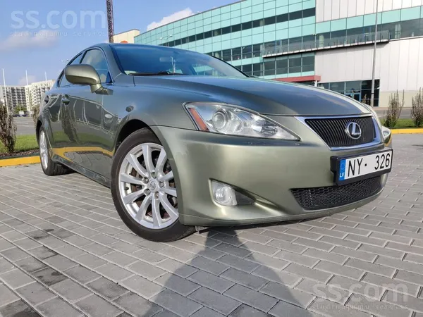Lexus IS - 1