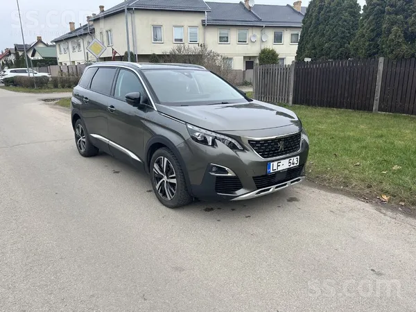 Peugeot Īpašniece pārdod Peugeot 5008 1.6 benzīns 121kw (1