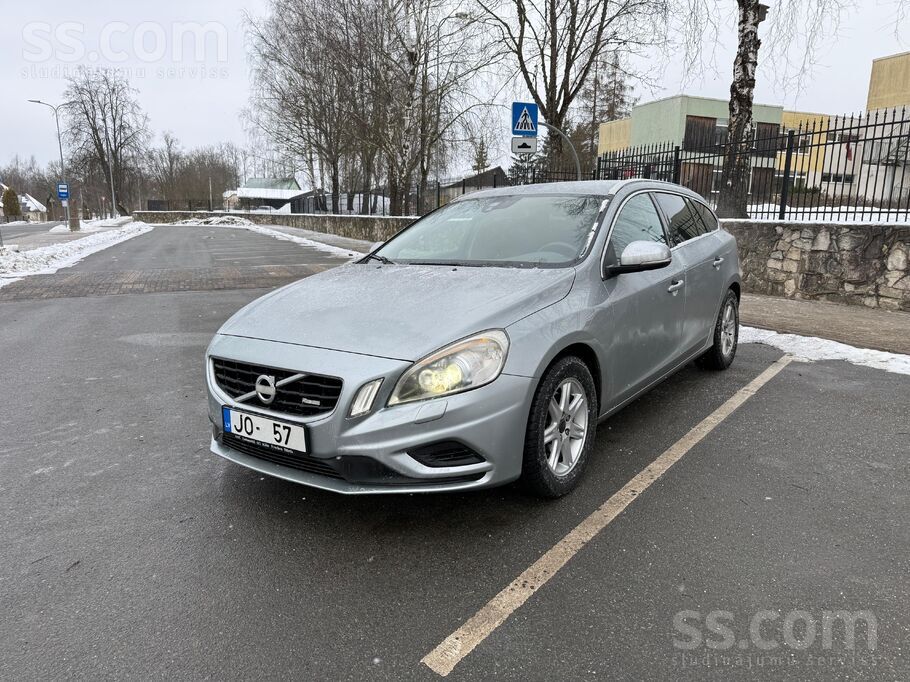 Volvo V60 R Design ar D3 motoru. 
2019.gadā atvests no Beļģijas un kopš tā