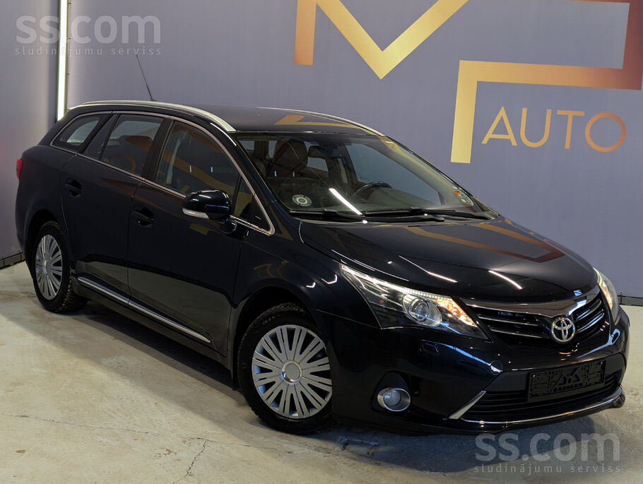 Toyota Midnight Black Metallic. Toyota Avensis Combi Prem