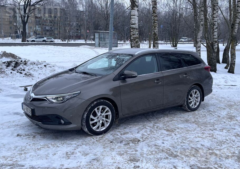 Toyota Toyota Auris Facelift, Automāts, 1.6 benzīns 97kW.