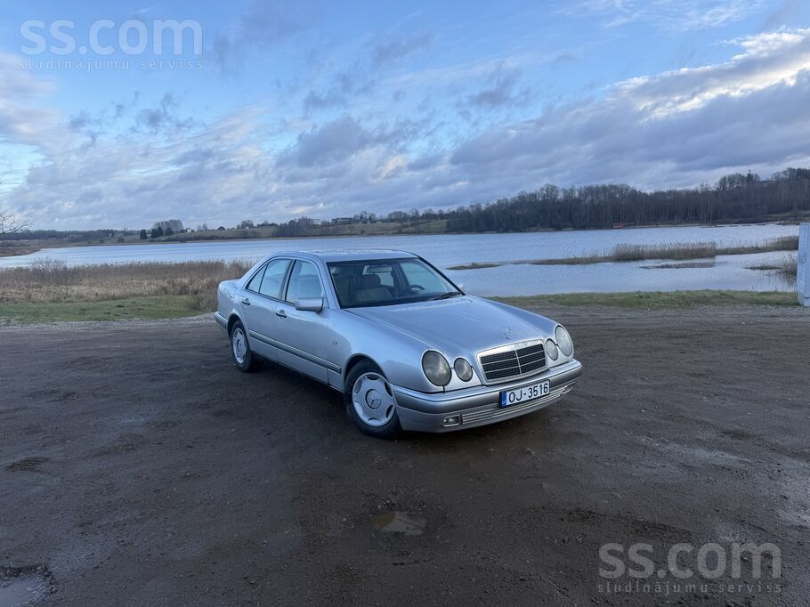 Mercedes Pardošana Mercedes benz E220 Elegance 92kw motoru 