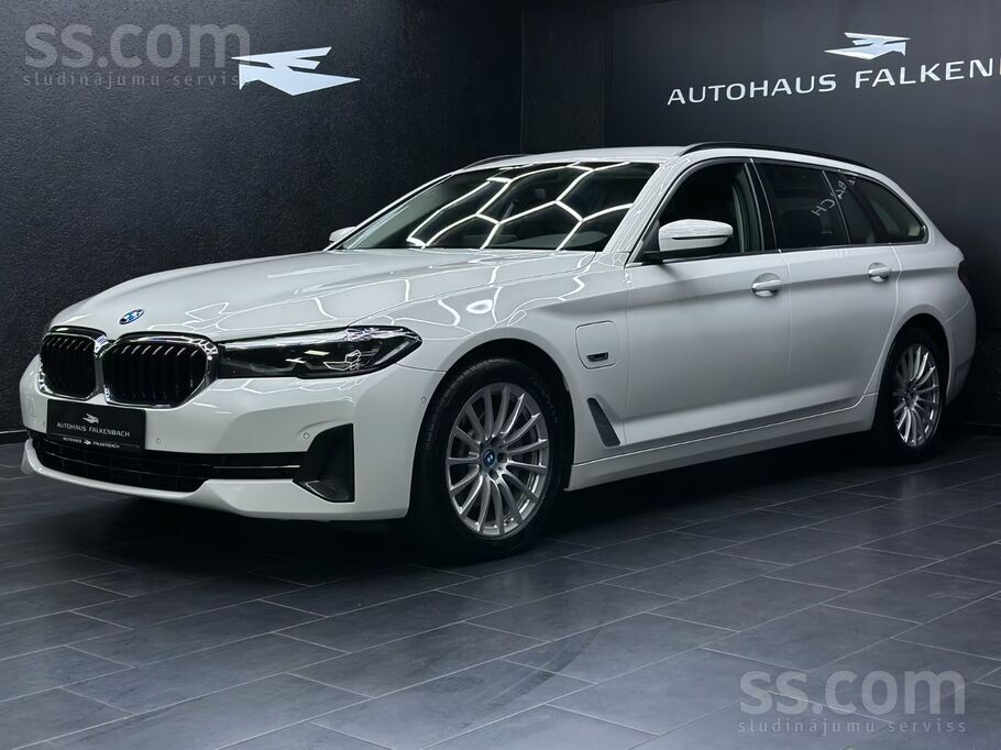 BMW 530e Touring Plug-in Hibrīds 292zs
Eksterjers
Eleganta Alpinweiss
